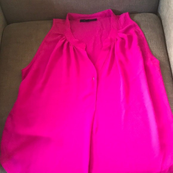 Sleeveless blouses. - Picture 1 of 2